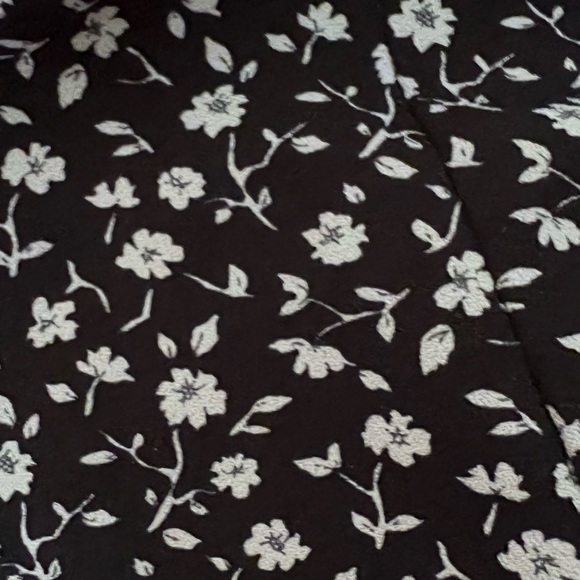 Brandy Melville | John Galt Floral Skirt - Picture 4 of 4